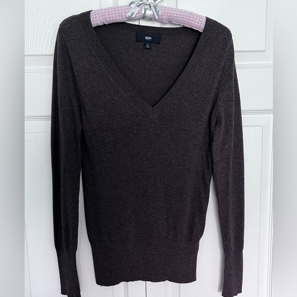 Mossimo Brown Long Sleeve V-Neck Sweater-Size M